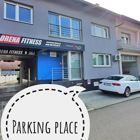 Apartment Anna - Free Pickup From Or Dropoff To Zagreb Airport At Any Time, Please Give Three Days Advance Notice - Long-Term Parking With Airport Transport Possibility Velika Gorica Esterno foto